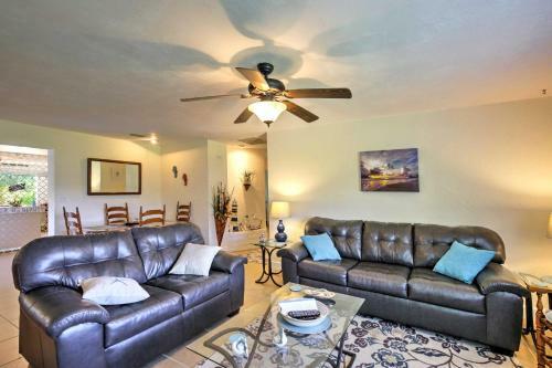 Tropical Ormond Beach Bungalow With Patio And Grill!