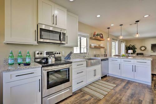 Coastal Pet-friendly Oasis On Pine Lakes Golf