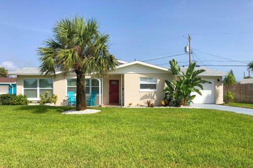 Bright Bungalow With Grill, Walk To Ormond Beach