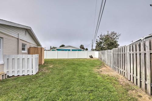 Bright Bungalow With Grill, Walk To Ormond Beach