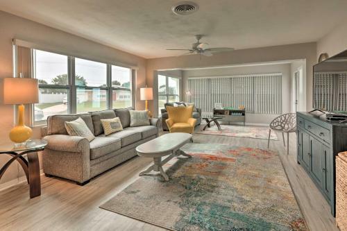 Bright Bungalow With Grill, Walk To Ormond Beach