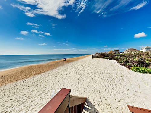 Apartamento Ocean-view Cinnamon Beach Getaway With Pools & Gym Condo
