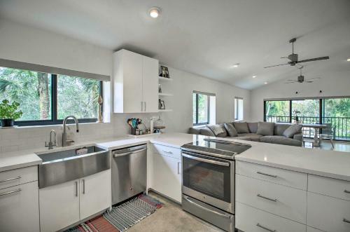 Apartamento Modern Palm Beach Apt With Pool Access And Crib!