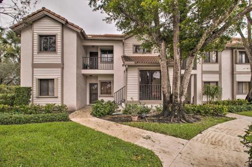 Apartamento Modern Palm Beach Apt With Pool Access And Crib!