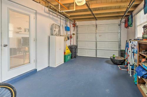 Ormond Beach Home With Yard, 1 Block To Beach!