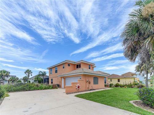 Sunshine Beach, 3 Bedrooms, Private Pool, Wifi, Pet Friendly, Sleeps 8