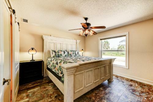 Sunshine Beach, 3 Bedrooms, Private Pool, Wifi, Pet Friendly, Sleeps 8