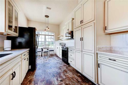 Sunshine Beach, 3 Bedrooms, Private Pool, Wifi, Pet Friendly, Sleeps 8