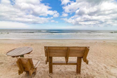 Sunshine Beach, 3 Bedrooms, Private Pool, Wifi, Pet Friendly, Sleeps 8