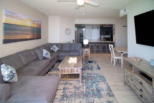 2111 - 2b/2 Bath With Bunks. Master Bedroom & Living Room Face The Gulf!