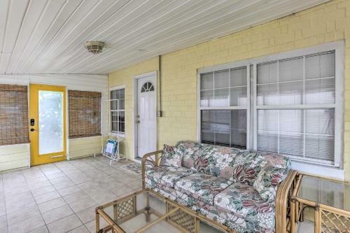 Charming Bid-a-wee Beach Cottage With Fire Pit