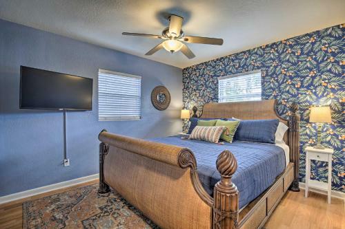 Tropical Palm Harbor Retreat With Lanai And Patio