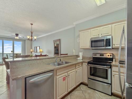 Apartamento Twin Palms 1805, Beach Chairs, 2 Bedrooms, Beachfront, Pool Access, Spa, Sleeps 6