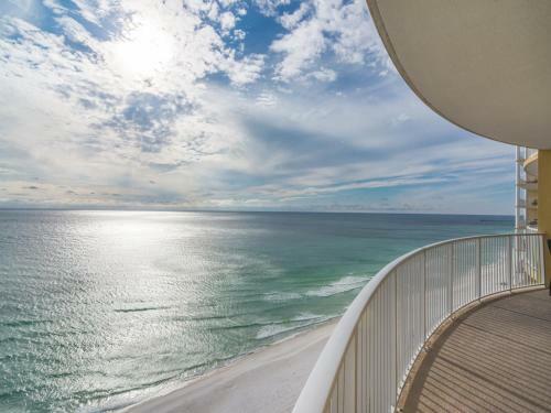 Apartamento Twin Palms 1805, Beach Chairs, 2 Bedrooms, Beachfront, Pool Access, Spa, Sleeps 6