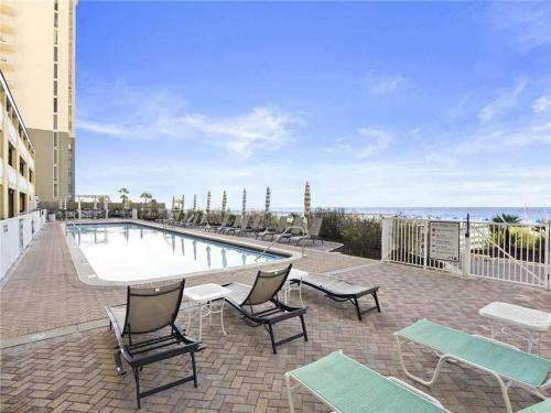 Apartamento Twin Palms 1805, Beach Chairs, 2 Bedrooms, Beachfront, Pool Access, Spa, Sleeps 6