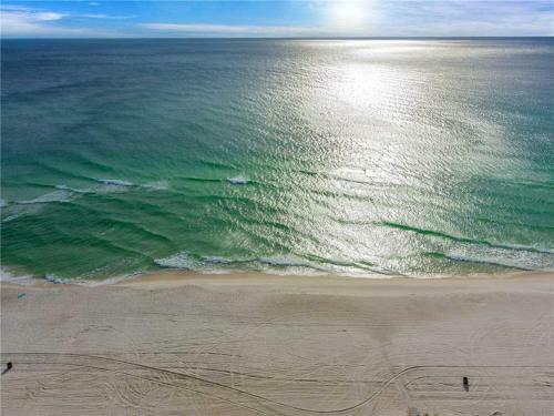 Apartamento Twin Palms 1805, Beach Chairs, 2 Bedrooms, Beachfront, Pool Access, Spa, Sleeps 6