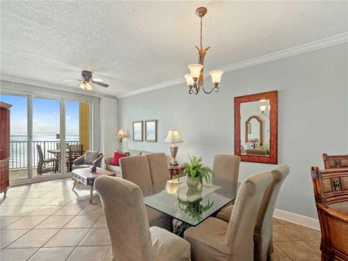 Apartamento Twin Palms 1805, Beach Chairs, 2 Bedrooms, Beachfront, Pool Access, Spa, Sleeps 6