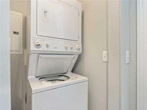 Apartamento Twin Palms 1805, Beach Chairs, 2 Bedrooms, Beachfront, Pool Access, Spa, Sleeps 6