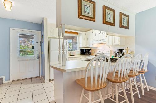 Deluna Court Getaway