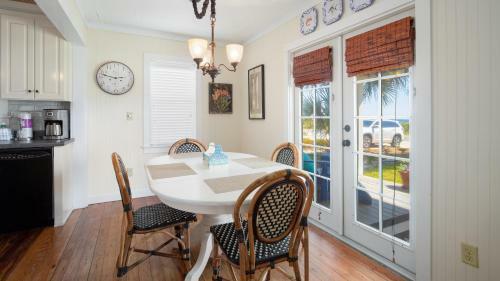 Lagunas Little Cottage By Blueswell