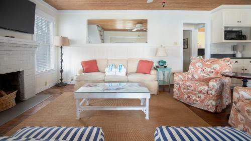 Lagunas Little Cottage By Blueswell