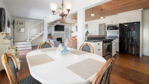 Lagunas Little Cottage By Blueswell