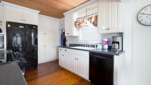 Lagunas Little Cottage By Blueswell