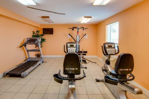 Apartamento New Listing! Beachfront Bliss With Boundless Views Condo