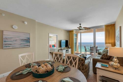 Aqua 1106 W/bunk Room, Free Beach Chairs, Free Wifi, Beachfront!!!