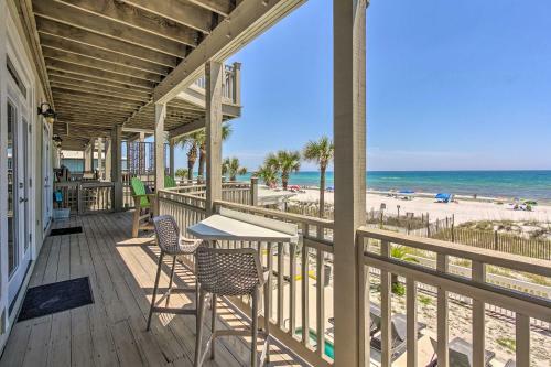Apartamento Beachfront Condo With Balcony And Semi-private Pool!