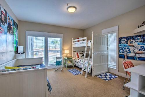 Apartamento Beachfront Condo With Balcony And Semi-private Pool!