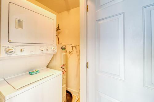 Twin Palms 603