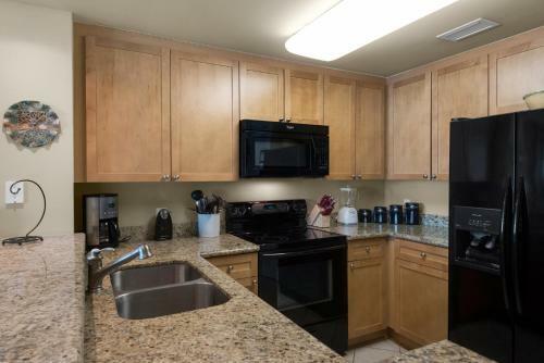 1510-1b/2 Bath - New Flooring 2017 - 50" Flat Screen Tv