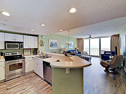 Apartamento New Listing! Gulf-front Gem With Multiple Pools Condo