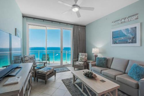 2208 - 1b2 Bath With Bonus Room. Newly Renovated December 2017!