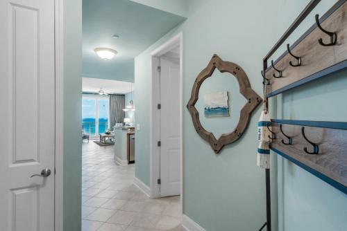 2208 - 1b2 Bath With Bonus Room. Newly Renovated December 2017!