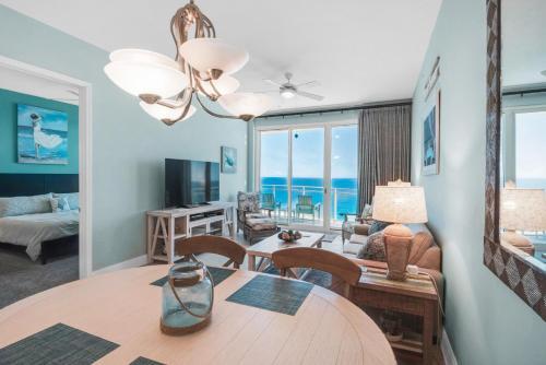 2208 - 1b2 Bath With Bonus Room. Newly Renovated December 2017!