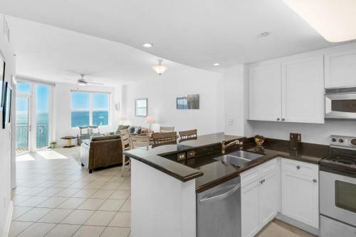 Aqua 1610 - 1b/2 Bath - New Owners!!!
