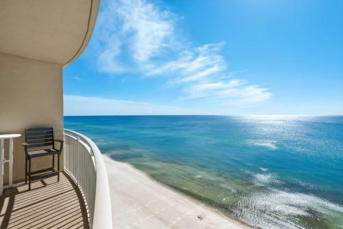 Aqua 1610 - 1b/2 Bath - New Owners!!!