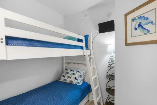 Aqua 1610 - 1b/2 Bath - New Owners!!!