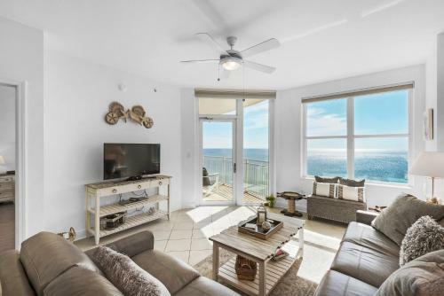 Aqua 1610 - 1b/2 Bath - New Owners!!!