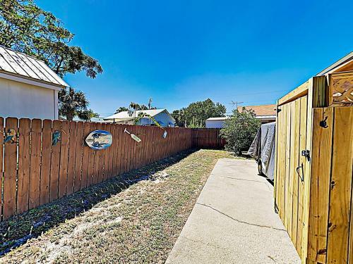 New Listing! Laguna Beach Home - 2 Blocks To Gulf Home
