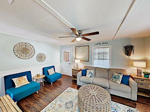 New Listing! Laguna Beach Home - 2 Blocks To Gulf Home