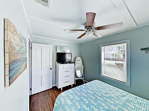 New Listing! Laguna Beach Home - 2 Blocks To Gulf Home