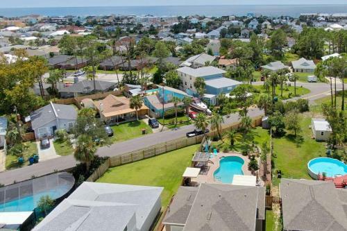 Tickled Turtle Beach House (3/2)