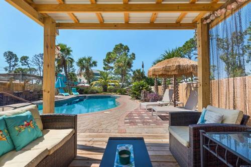 Tickled Turtle Beach House (3/2)