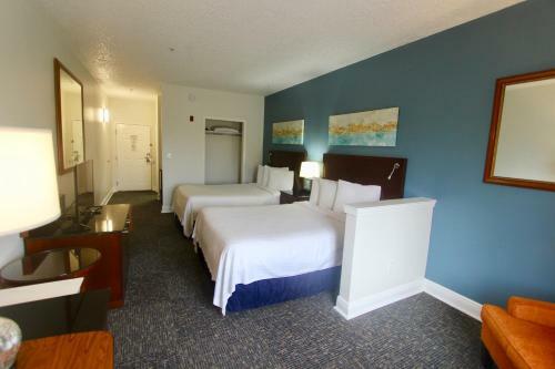 Hotel Pensacola, Formerly Luxury Suites