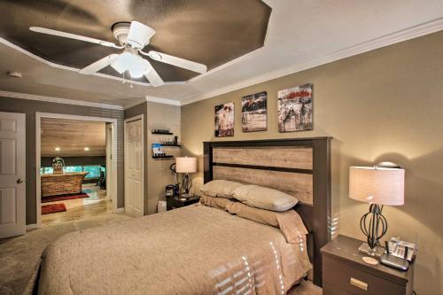 Pensacola Townhome With Patio, 4 Miles To Beach!