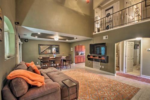 Pensacola Townhome With Patio, 4 Miles To Beach!