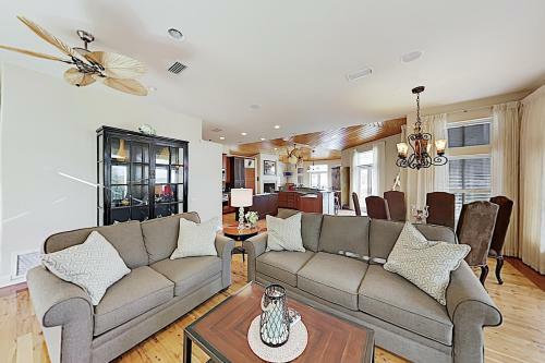 New Listing! Canal Home With Pool, Hot Tub & Dock Home